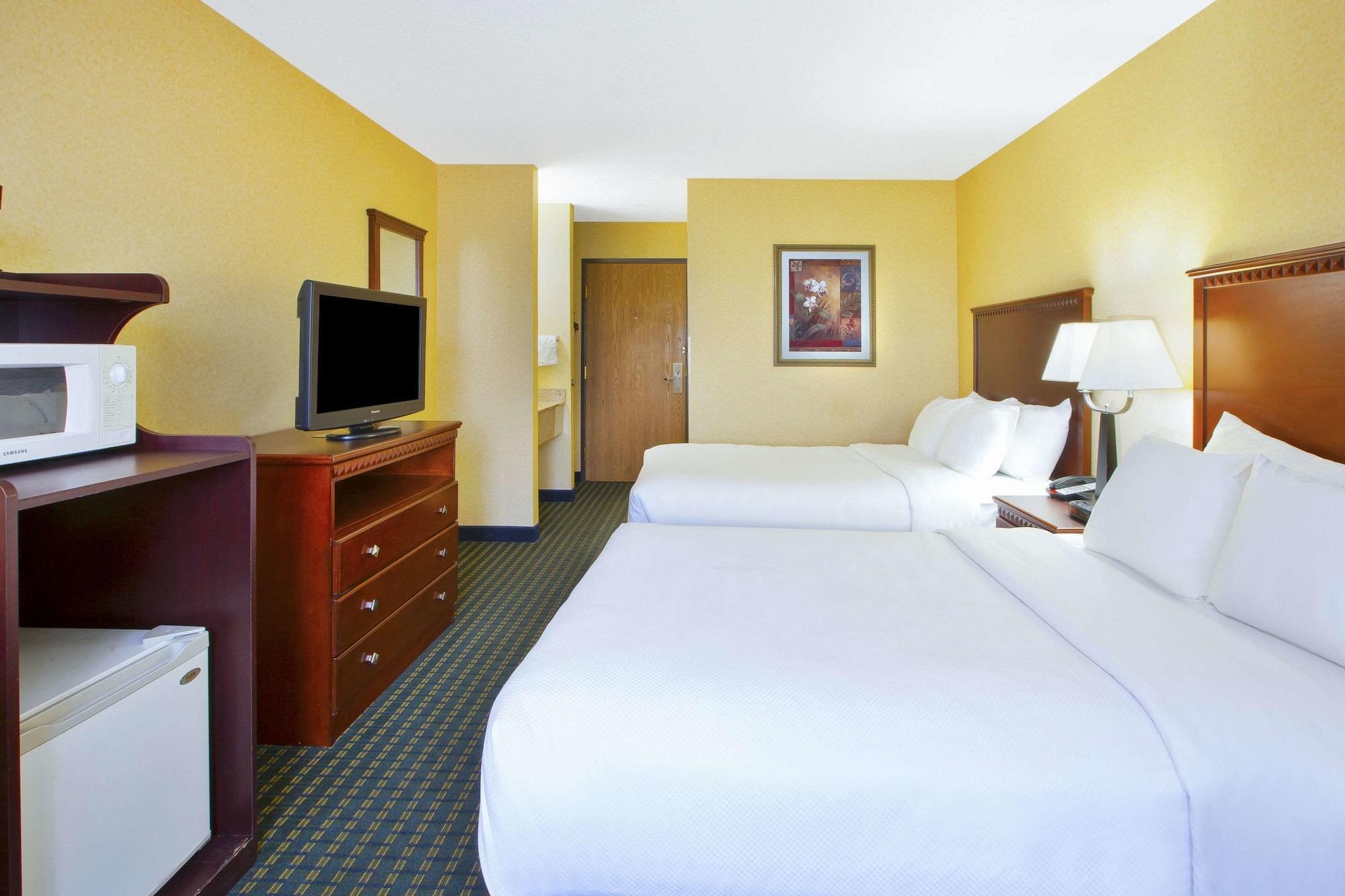 Quality Inn Marshall Near I-69 Экстерьер фото