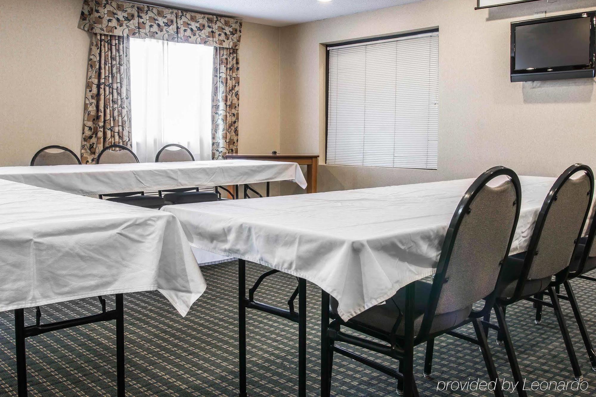Quality Inn Marshall Near I-69 Экстерьер фото