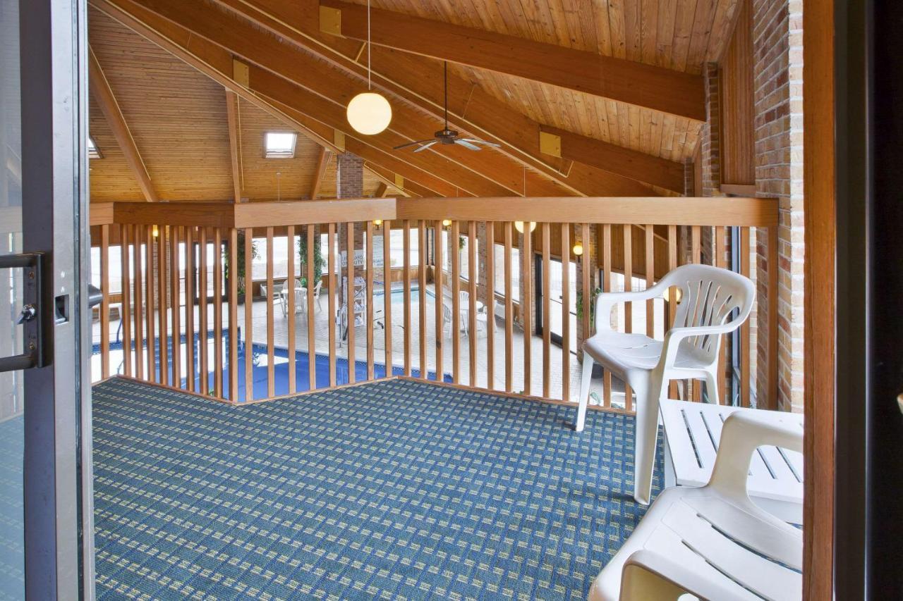 Quality Inn Marshall Near I-69 Экстерьер фото