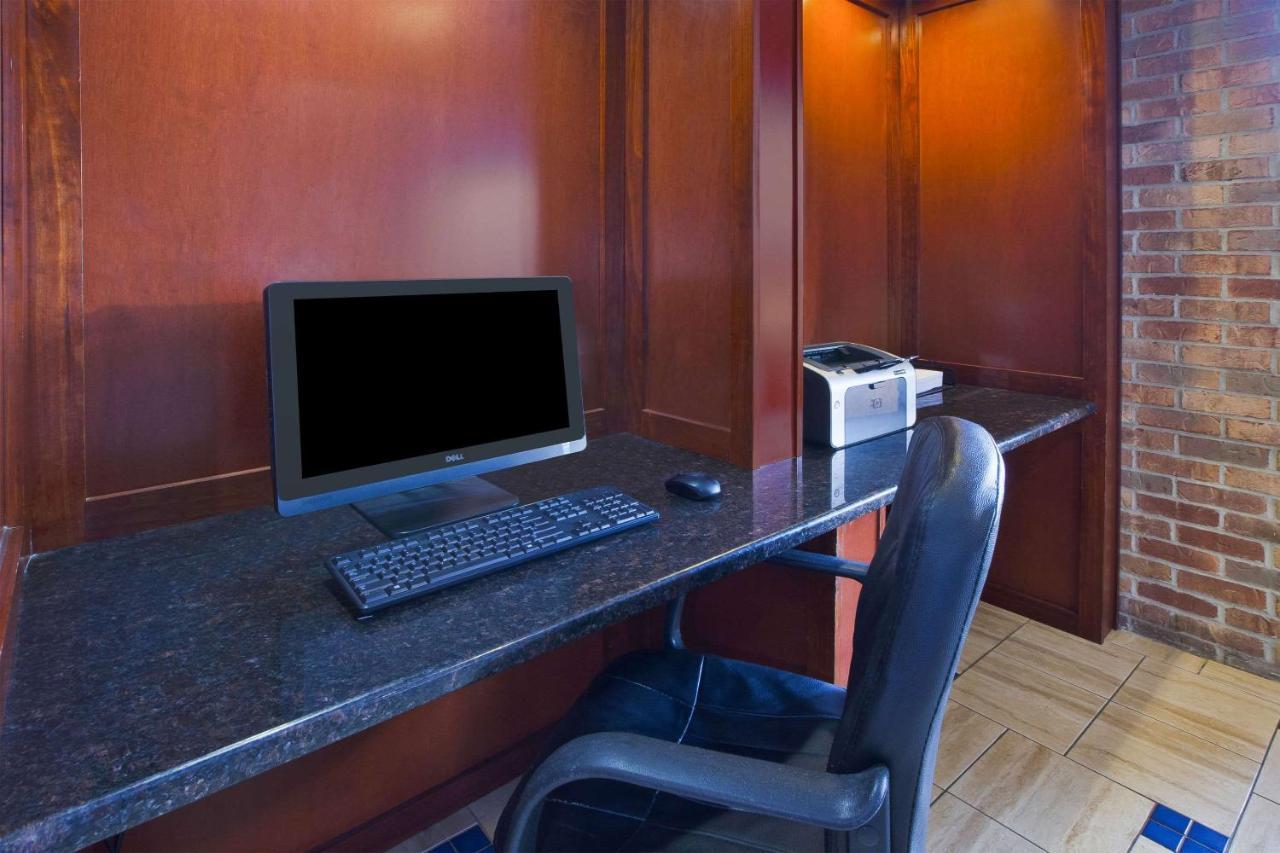 Quality Inn Marshall Near I-69 Экстерьер фото