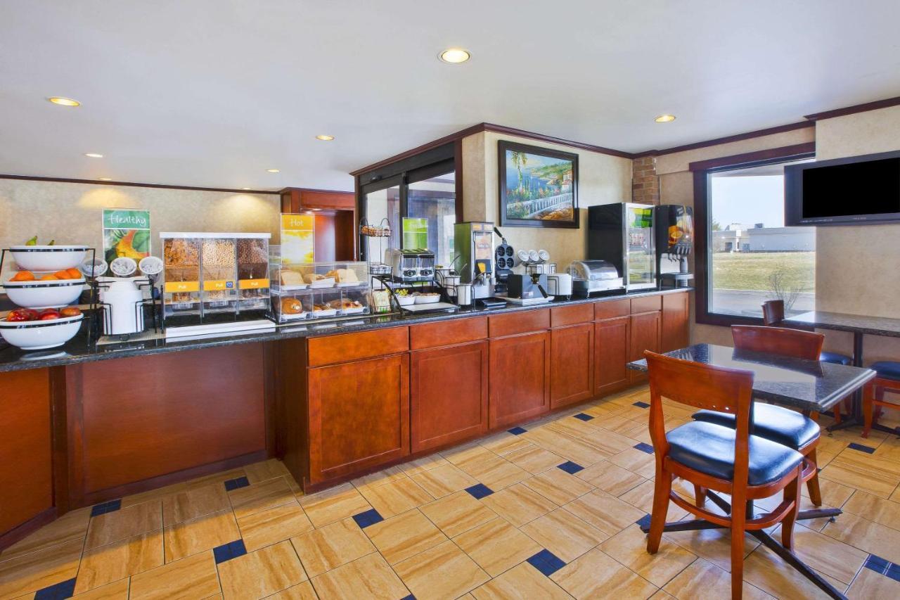 Quality Inn Marshall Near I-69 Экстерьер фото