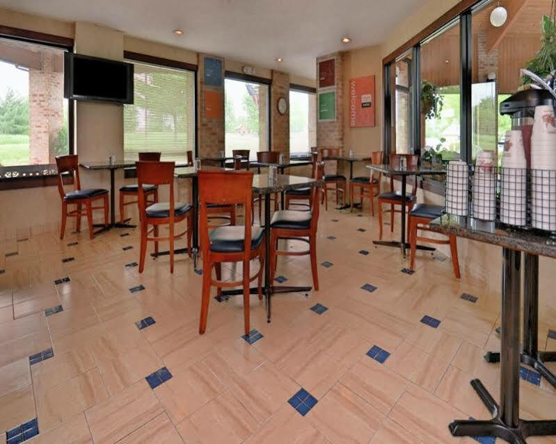 Quality Inn Marshall Near I-69 Экстерьер фото